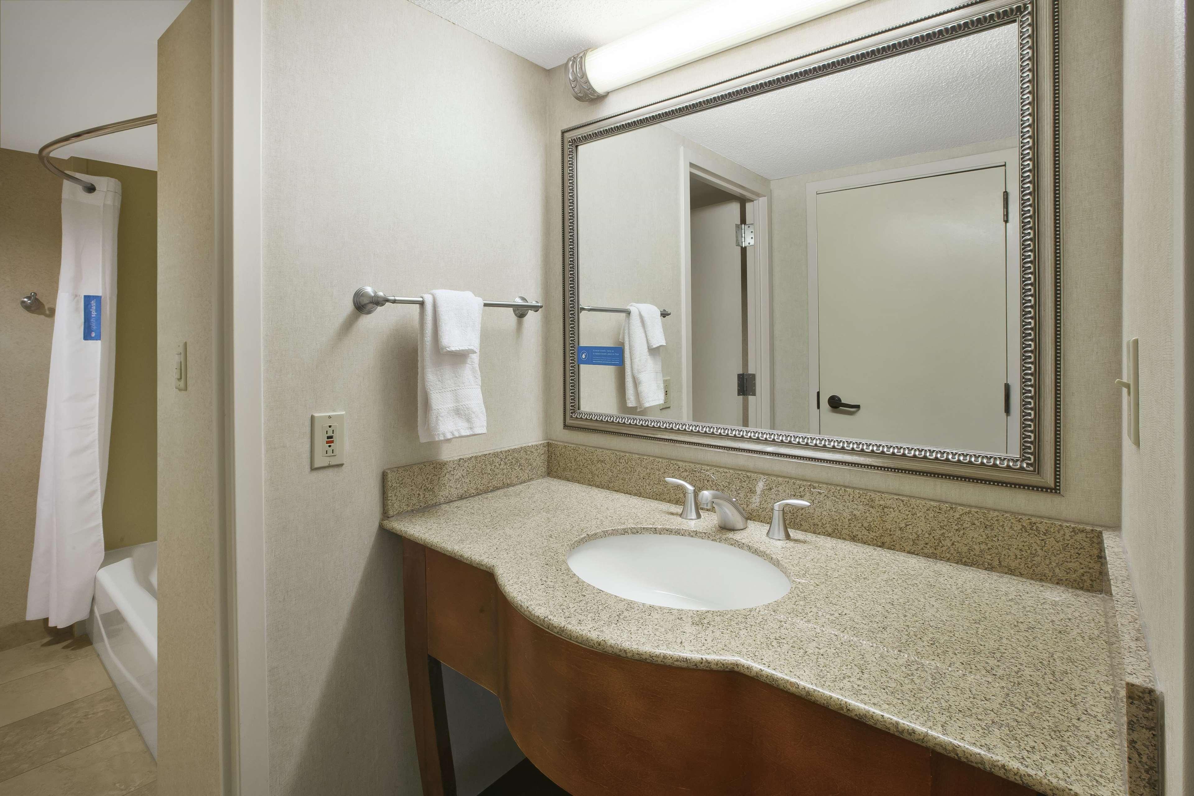 Hampton Inn Richmond-West Innsbrook Broad Meadows Exterior foto